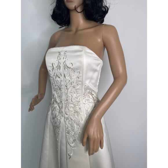 1990s Jessica McClintock Ivory Embroidered Strapless Formal Gown USA made XS - Picture 9 of 16
